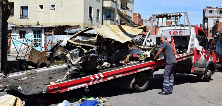 Quita de autos abandonados en el barrio 1-11-14