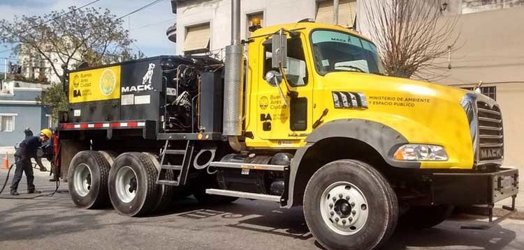 La ciudad incorporo nuevos camiones de bacheo