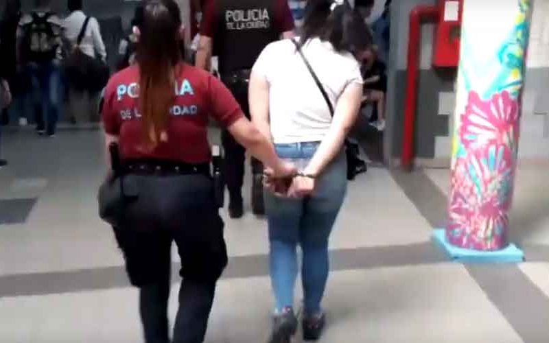 Una punguista armada detenida en la Línea «A» del Subte