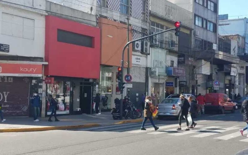 Avenida Avellaneda: Abrieron los comercios