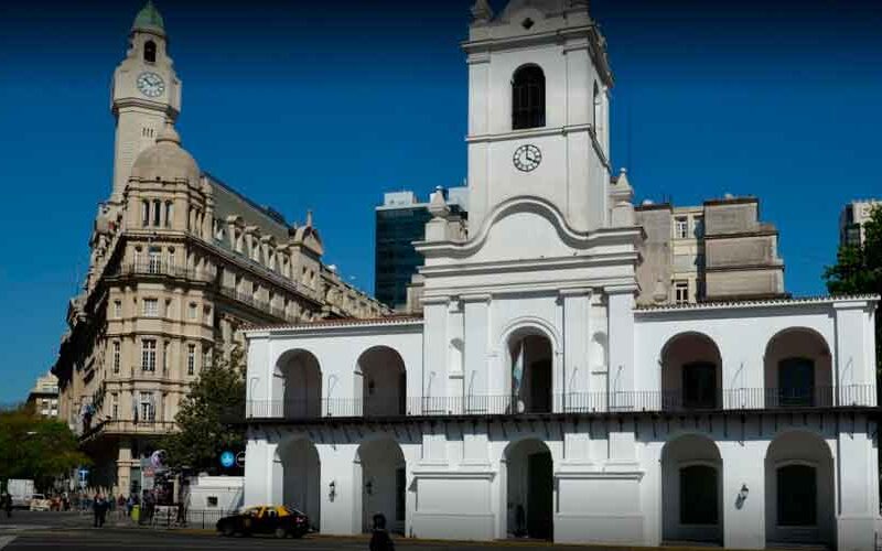 El Cabildo reabrió sus puertas e inaugurará dos exhibiciones