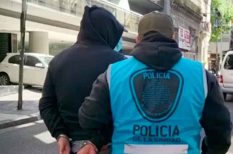 Bajo Flores: un prófugo detenido acusado de abusar sexualmente de un menor