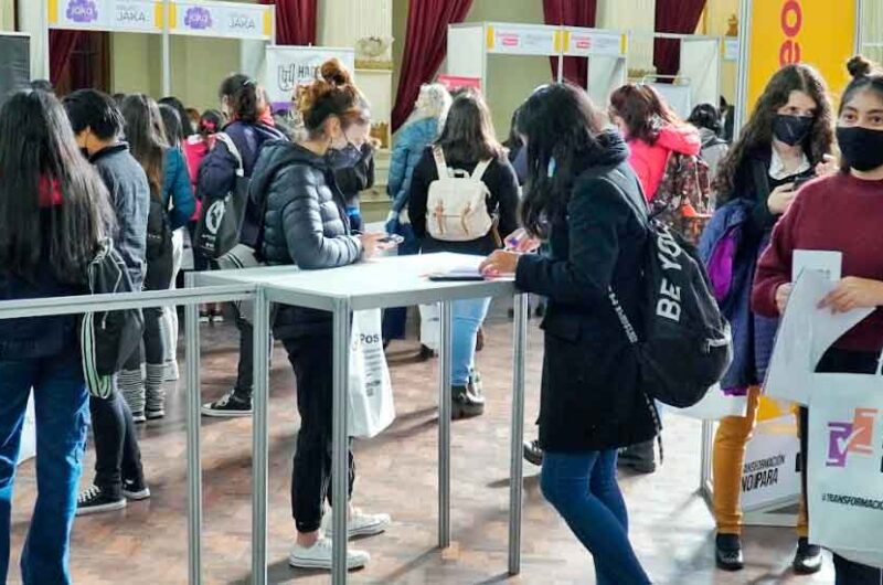 Segunda edición de Expo Empleo Barrial a la Comuna 5