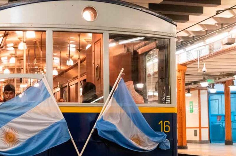 El Subte celebra la Independencia con un paseo histórico