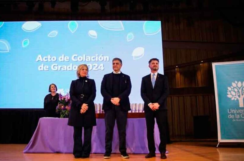 Se graduaron 124 estudiantes de la Universidad de la Ciudad