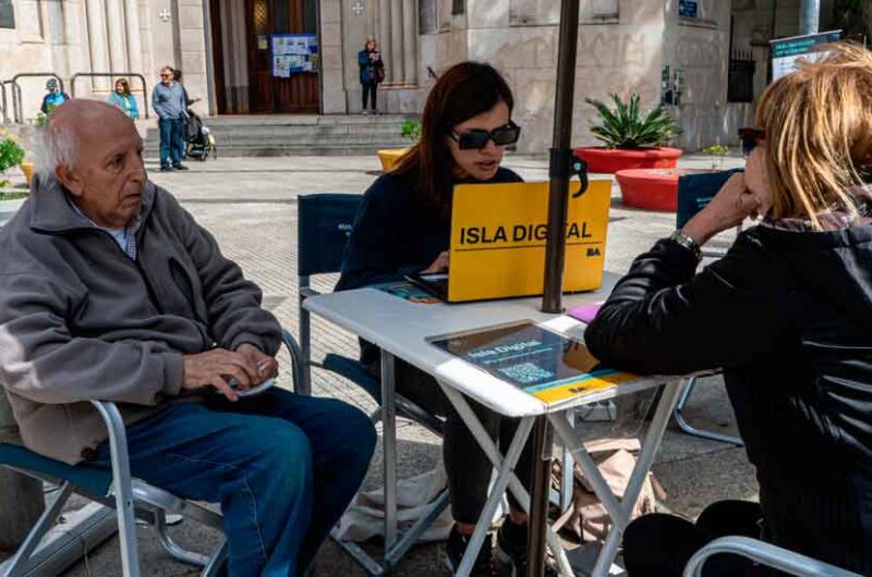 Las oficinas móviles llegan a diferentes barrios