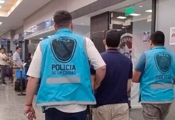 Tres colombianos expulsados del país por robo